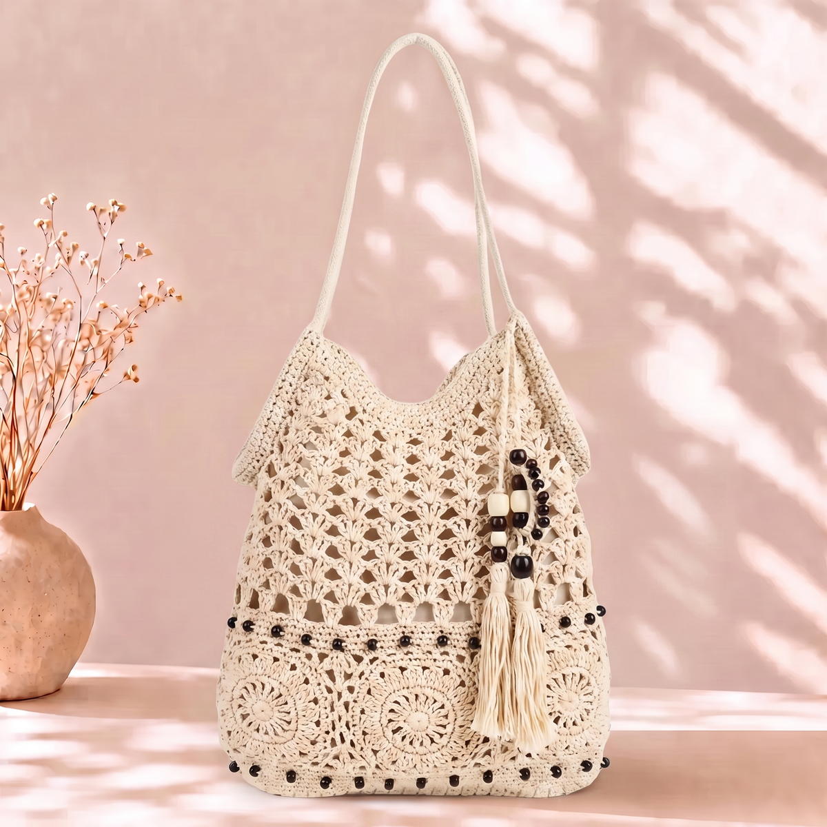 Cora | La Tote Woven Boho con Detalle de Borlas