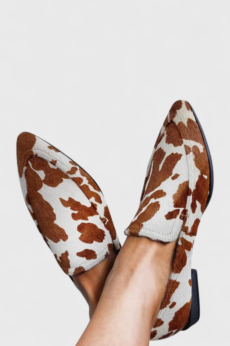 Mocasines de Cuero Grecia con Tacón Bajo y Punta Afilada