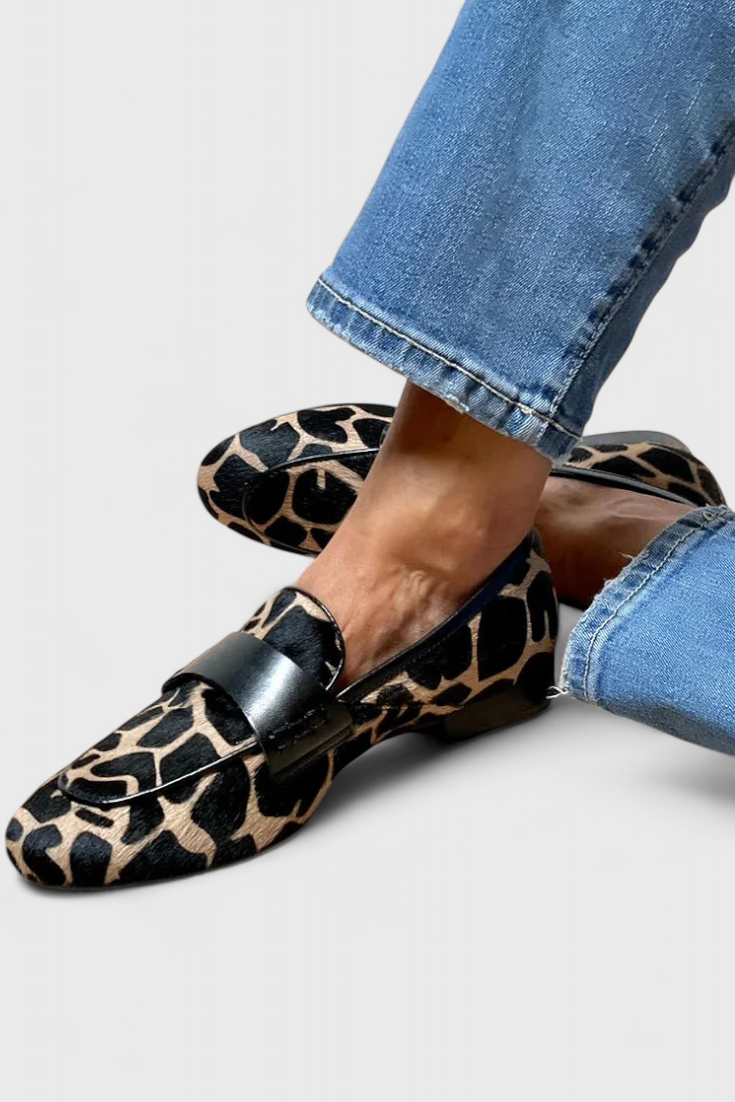 Mocasines de Cuero Annelore con Tacón Bajo y Diseño Exclusivo